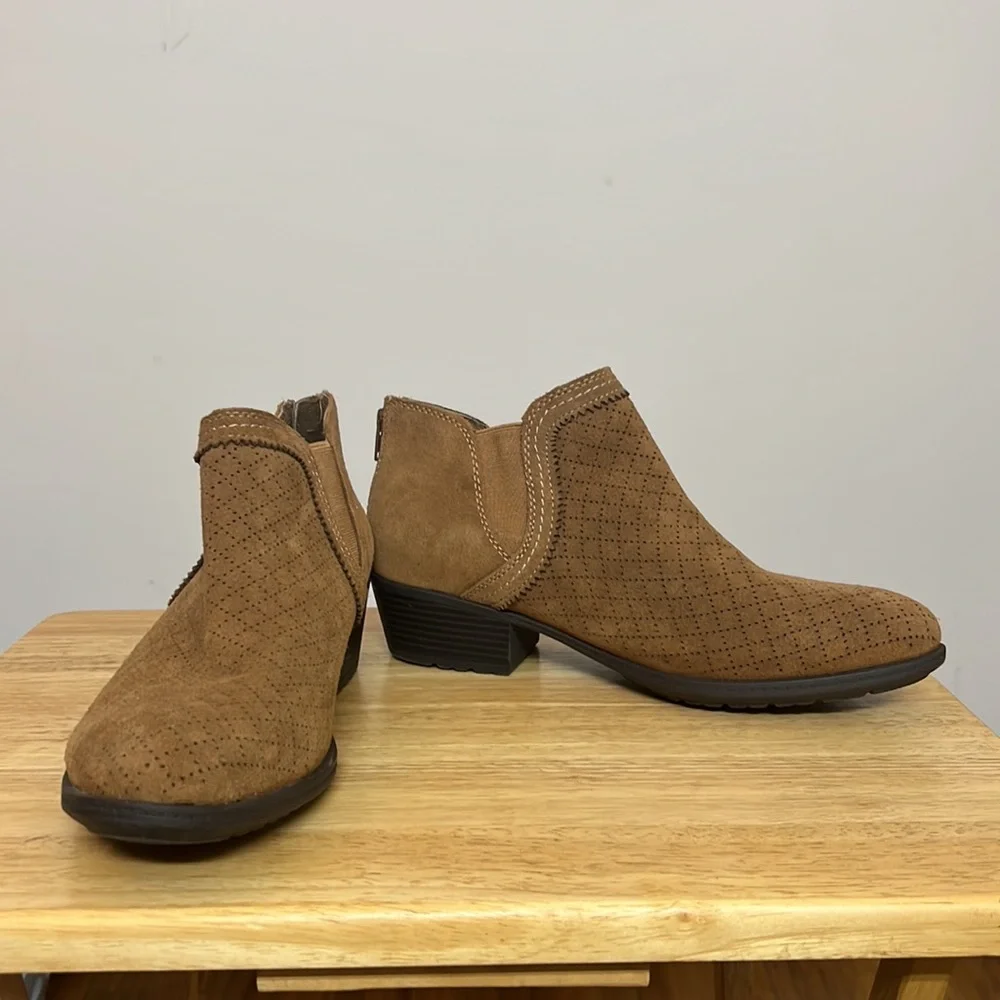 🌞Earth Spirit Raine Cowboy light brown suede leather booties Women size 11